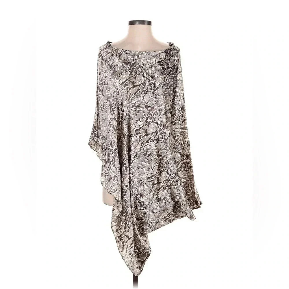 ALEXIS Silk Charmeuse Snake Print Off Shoulder Poncho Blouse XS/S Luxe Statement